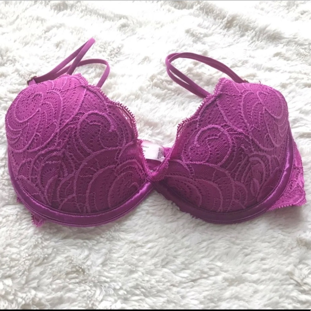 Victoria’s Secret Push Up Bra (32B)
